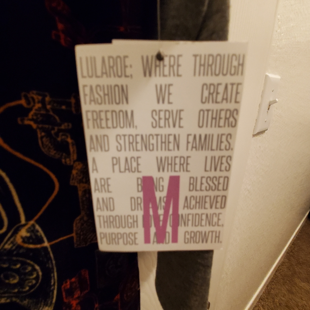 *NWT Lularoe Randy* - Picture 3 of 4